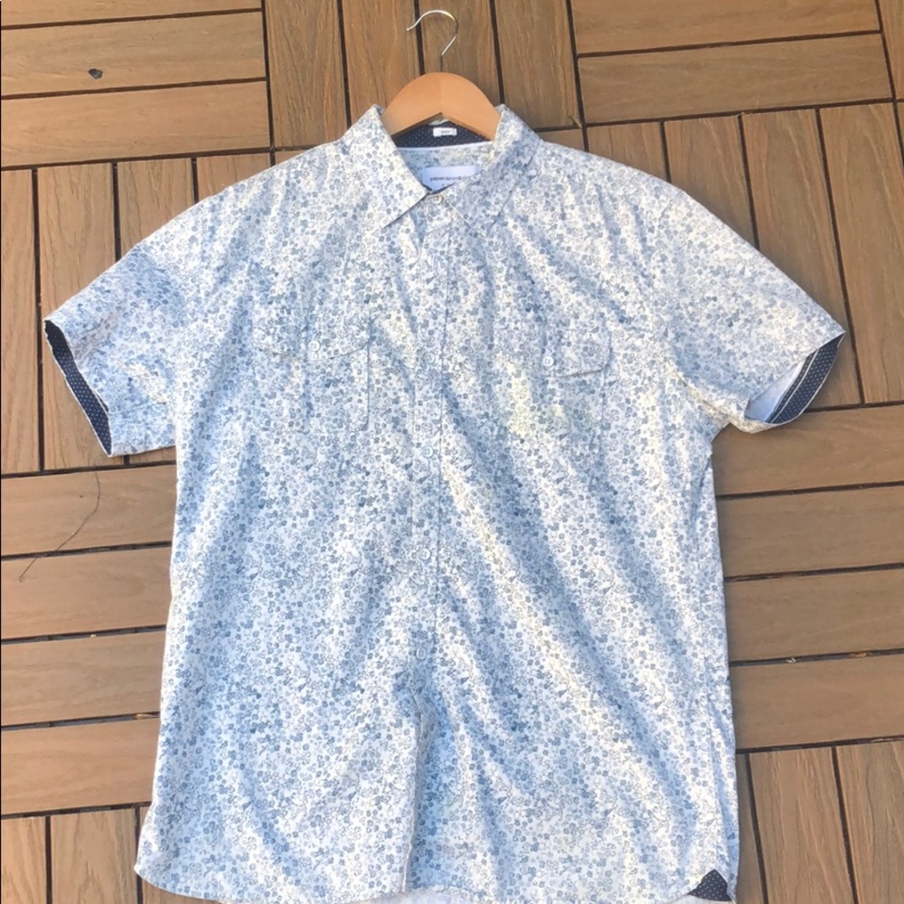 Flower button up m